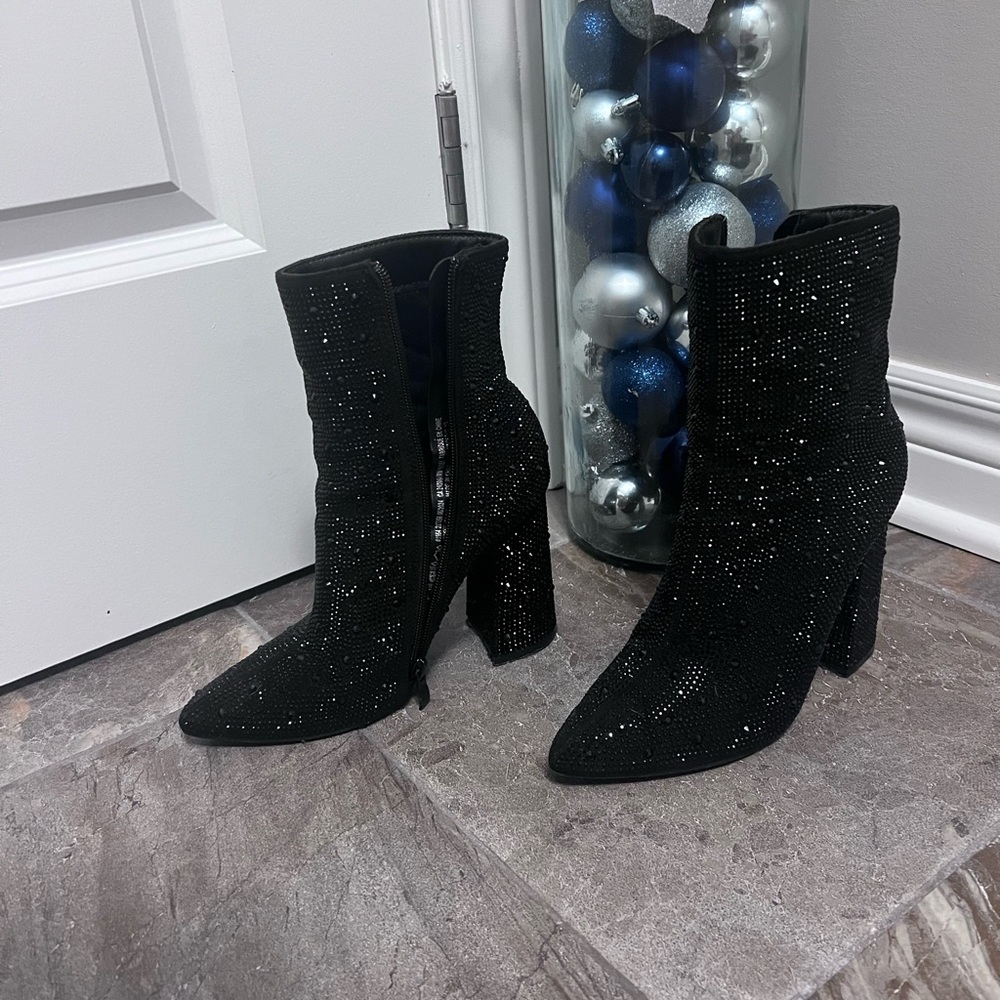 Elegant Black Glitter Ankle Boots